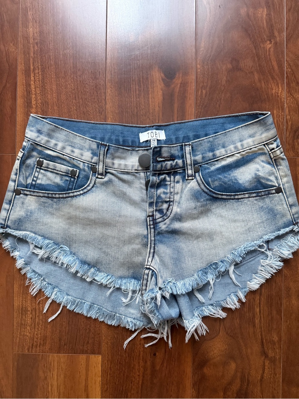 Tobi Cut Off Distressed Light Denim Jean Shorts / Size 25 / Worn Once! 🩵